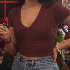 maroon/ dark red cropped tee